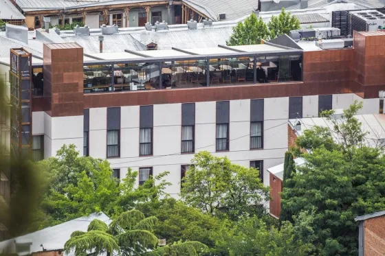 نمای بیرونی هتل آیوتا تفلیس 93465