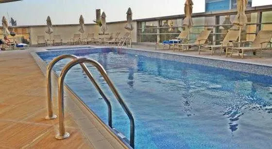 استخر هتل کارلتون داون تاون دبی 43501