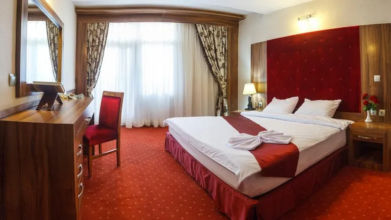 فضای اتاق های هتل خورشید تابان مشهد 89960