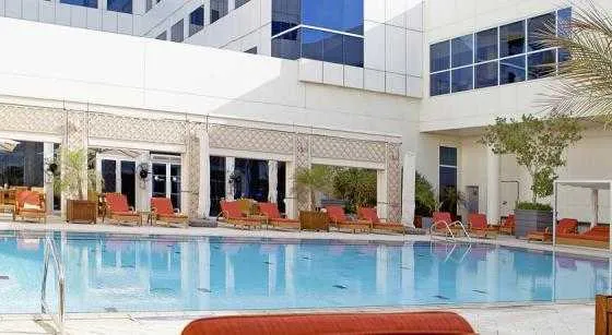 استخر هتل نووتل مرکز تجارت جهانی دبی 43831