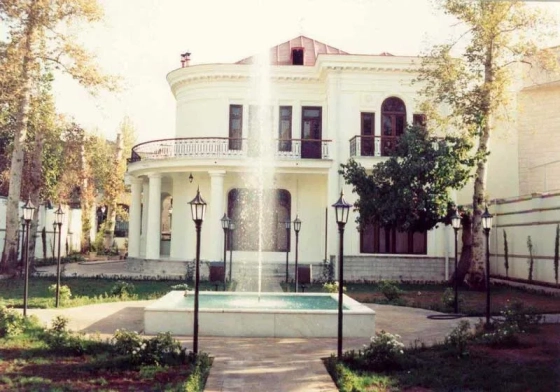 تصویر 90707  موزه نقاشی پشت شیشه 