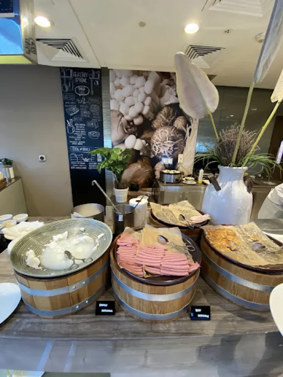 فضای رستورانی و صبحانه هتل  حیات ریجنسی دبی کریک هایتس 196524