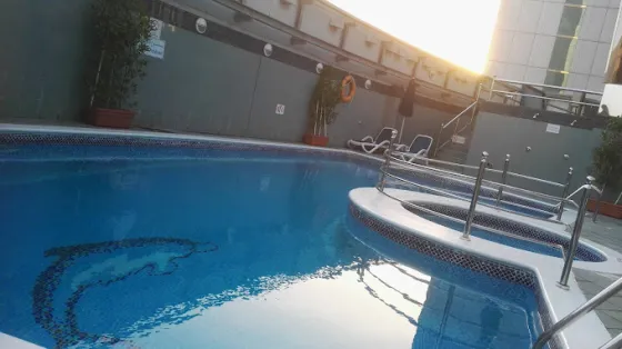 استخر هتل و آپارتمان های امارات کنکورد دبی 196203