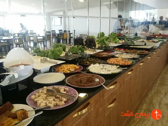 فضای رستورانی و صبحانه هتل هالدی وان - تصویر 13