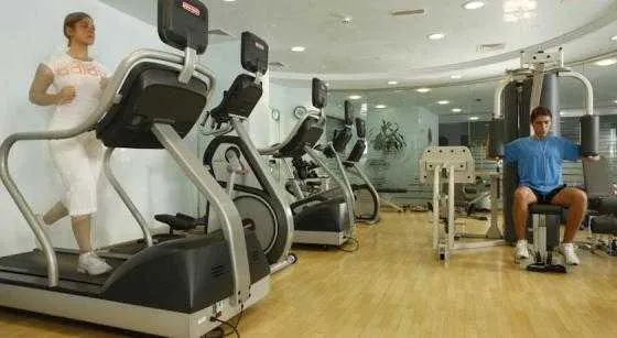 باشگاه ورزشی هتل کوپتورن دبی 46334