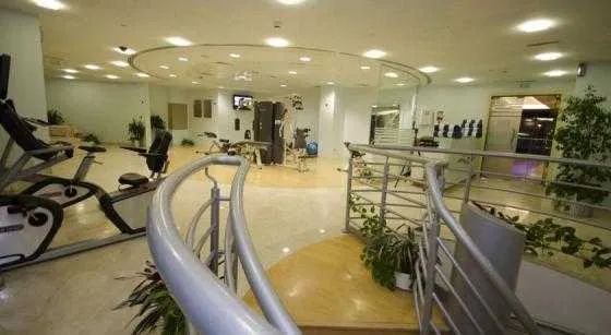 باشگاه ورزشی هتل کوپتورن دبی 46349