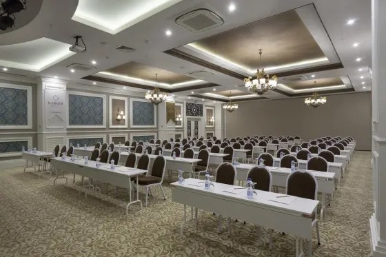 اتاق جلسات هتل کارمیر ریزورت کمر آنتالیا 98119
