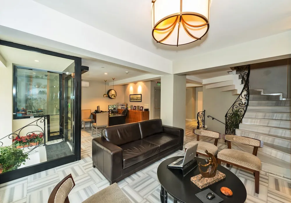 لابی هتل آگورا لایف استانبول 102801