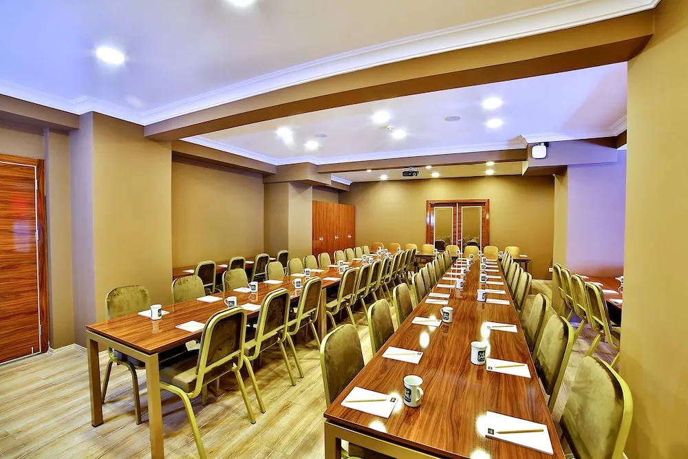 اتاق جلسات هتل سانلی سوئیت استانبول 105867