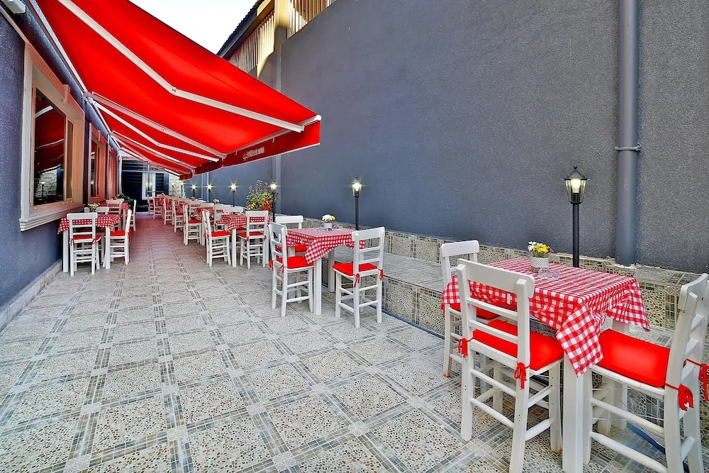 فضای بیرونی هتل سانلی سوئیت استانبول 105874