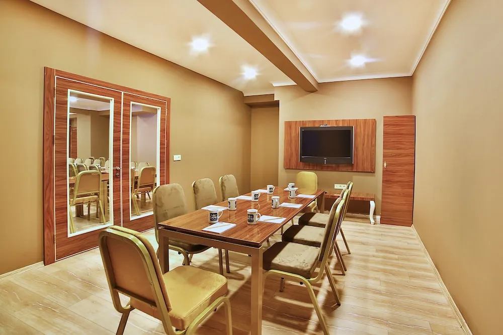 اتاق جلسات هتل سانلی سوئیت استانبول 105891