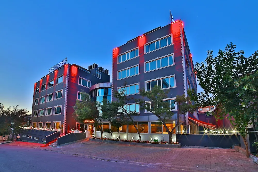 نمای بیرونی هتل سانلی سوئیت استانبول 105903