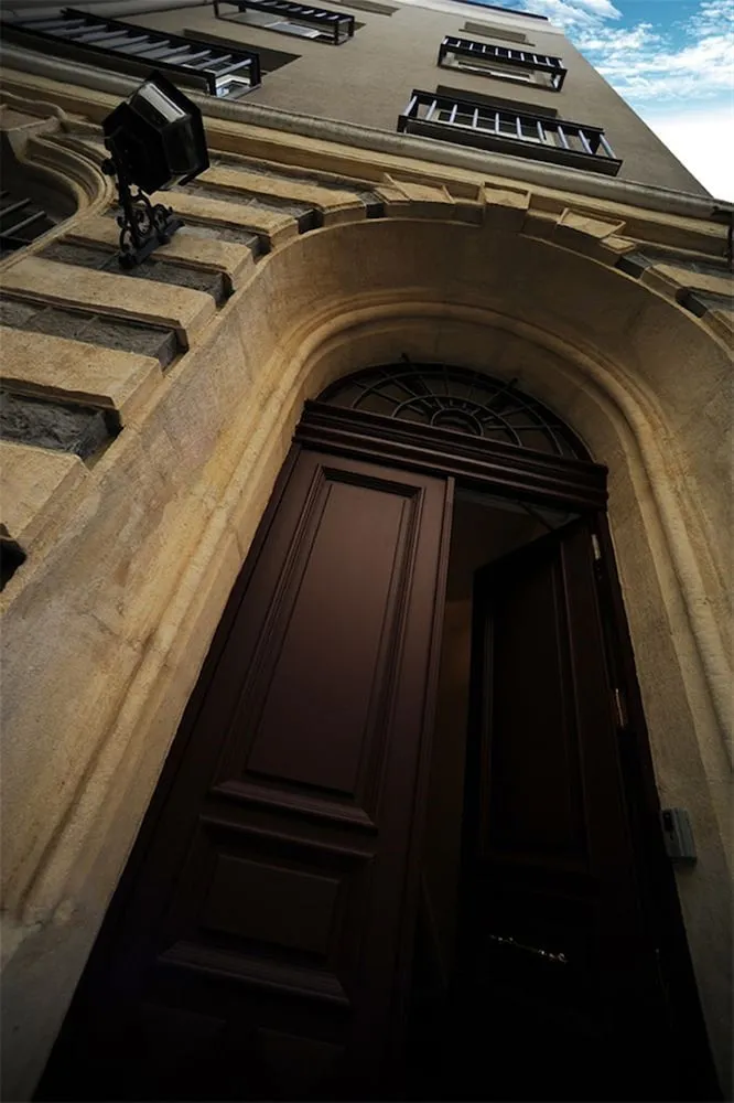 نمای بیرونی هتل میسافیر سوئیت استانبول 109437