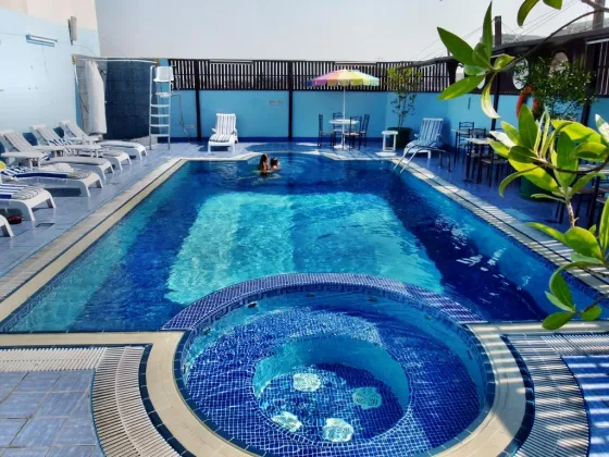 استخر هتل می فر دبی (میفر) 96521