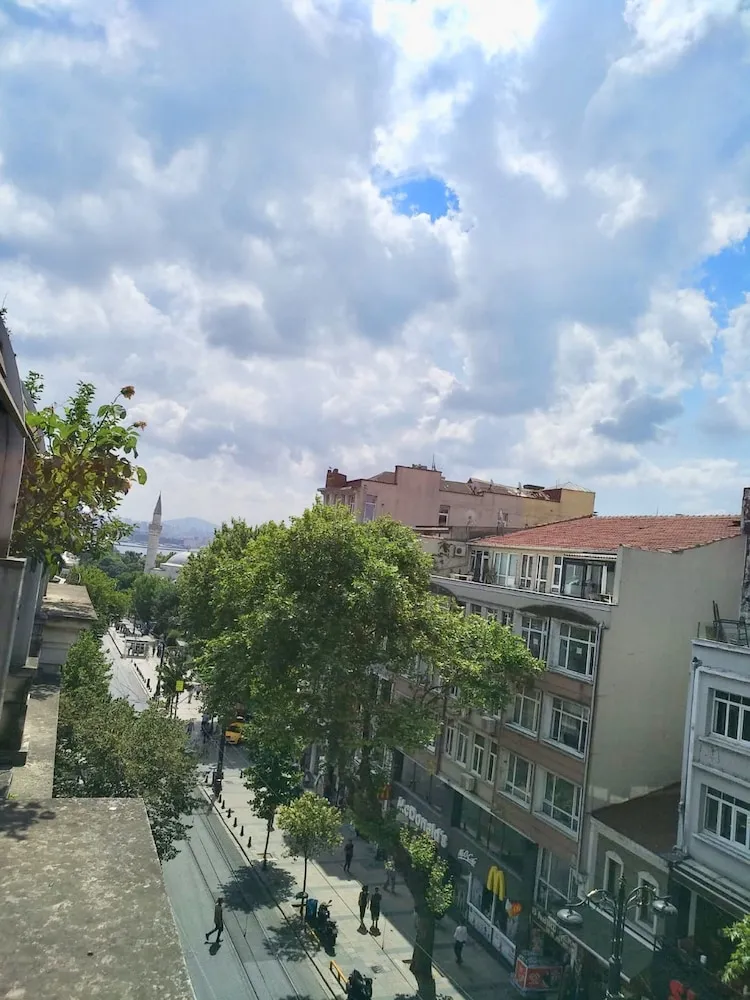 فضای بیرونی هتل فاروس الد سیتی استانبول 117545