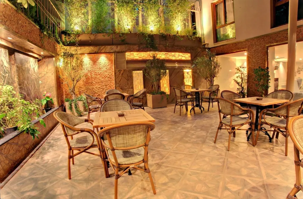 فضای بیرونی هتل گرند د پرا استانبول 120190