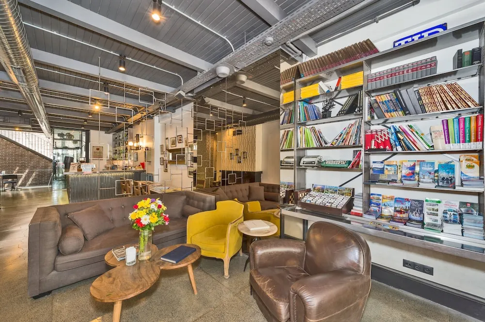 لابی هتل فاروس تکسیم استانبول 122105