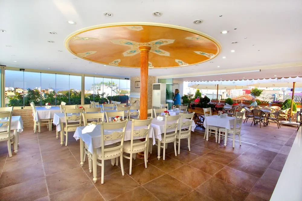 فضای رستورانی و صبحانه هتل وایت هاوس استانبول 122898