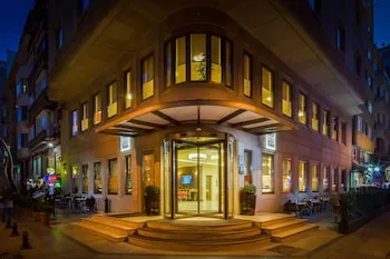 نمای بیرونی هتل مید تاون استانبول 124004