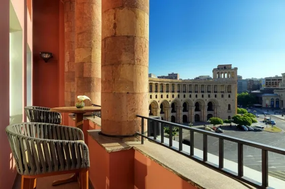 تصویر 128777 فضای بیرونی هتل آرمانیا ماریوت ایروان 
