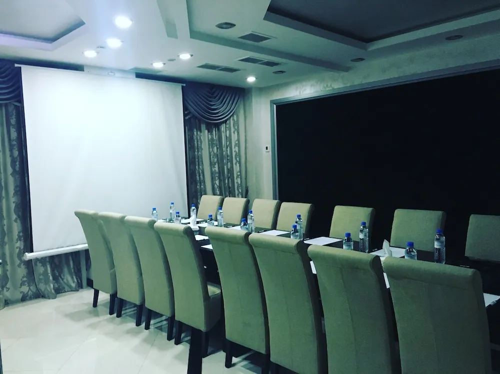 اتاق جلسات هتل نورس اونیو ایروان 129353