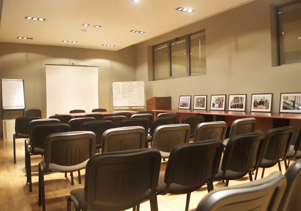 اتاق جلسات هتل توفنکیان هیستوریک ایروان 129749