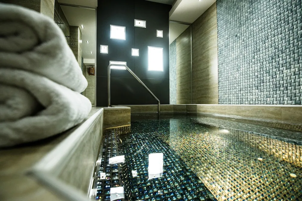 استخر هتل باس بوتیک ایروان 130308