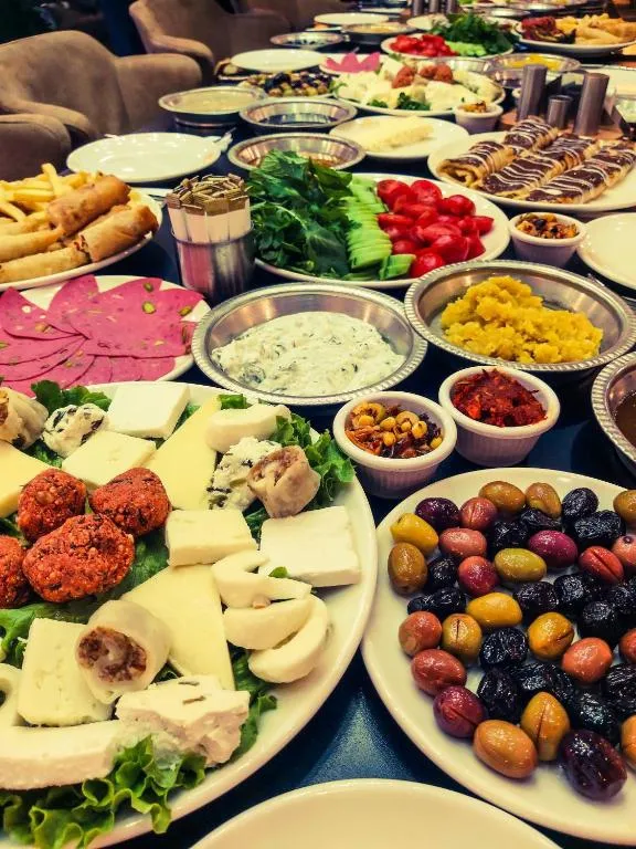 فضای رستورانی و صبحانه هتل روا ورلد وان 131725