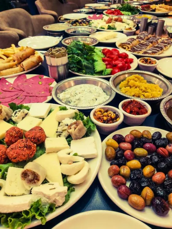 فضای رستورانی و صبحانه هتل روا ورلد وان - تصویر 23