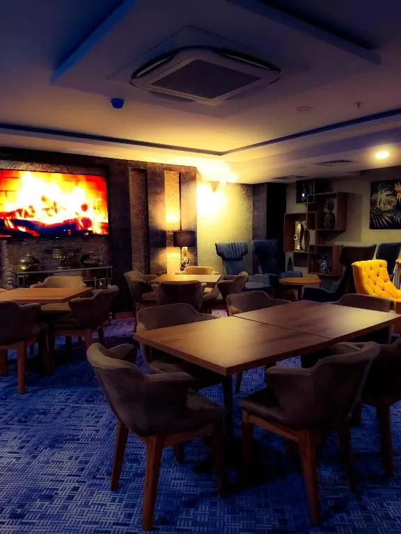 فضای رستورانی و صبحانه هتل روا ورلد وان 131731