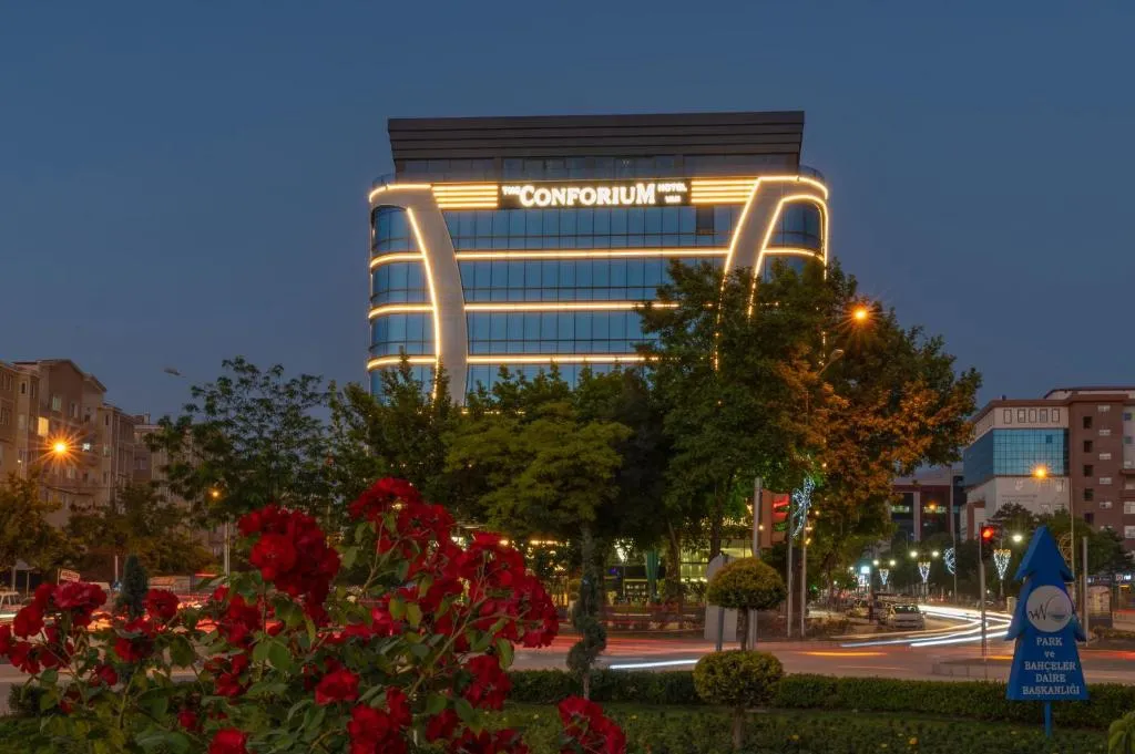 نمای بیرونی هتل کانفریوم وان 131823