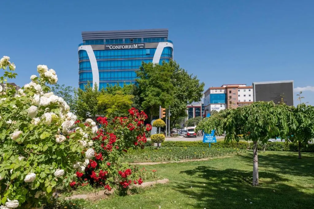 نمای بیرونی هتل کانفریوم وان 131847