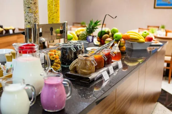 فضای رستورانی و صبحانه هتل کینگس پارک هتل دبی 196135