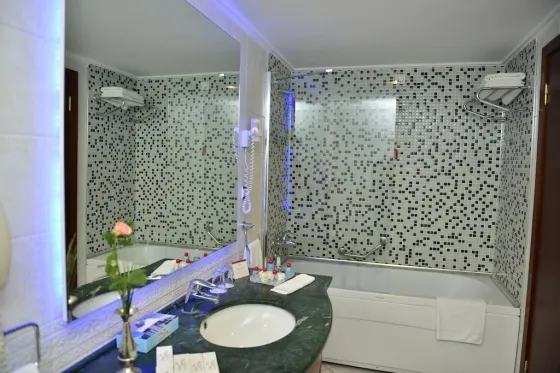 فضای اتاق های هتل گرند جواهر 972