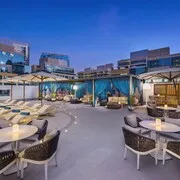 فضای بیرونی هتل دبل تری بای هیلتون بیزنس بی دبی 140442