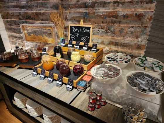 فضای رستورانی و صبحانه هتل کرون پلازا دبی مارینا 196482