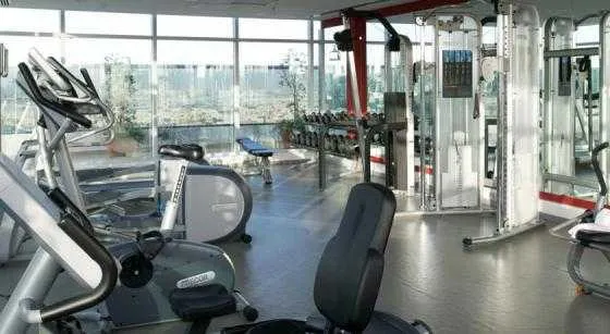 باشگاه ورزشی هتل مونترال البرشا دبی 50042