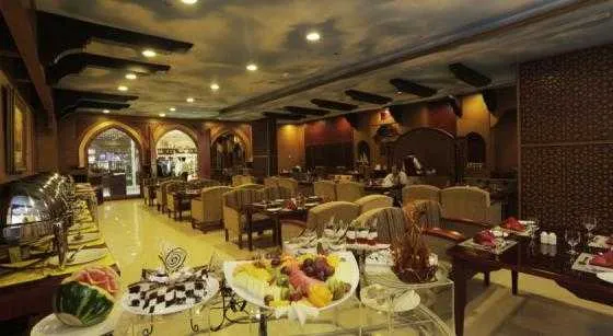 فضای رستورانی و صبحانه هتل کاسلز البرشا دبی 50085