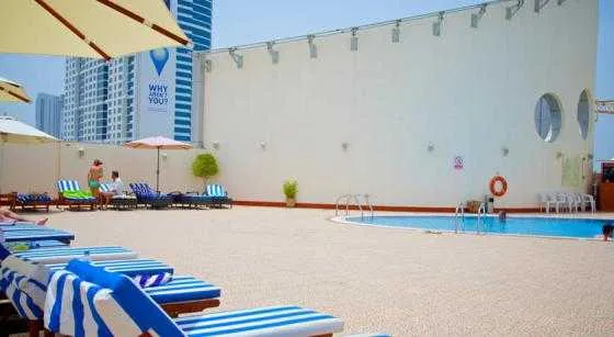 استخر هتل کاسلز البرشا دبی 50081