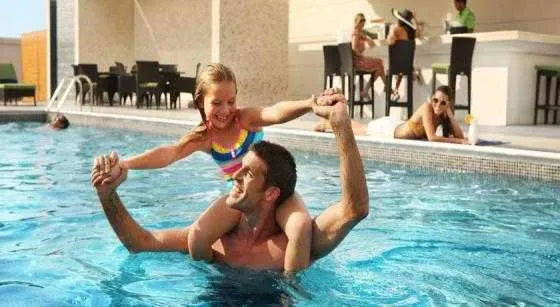 استخر هتل کازموپلتین دبی البرشا   50163