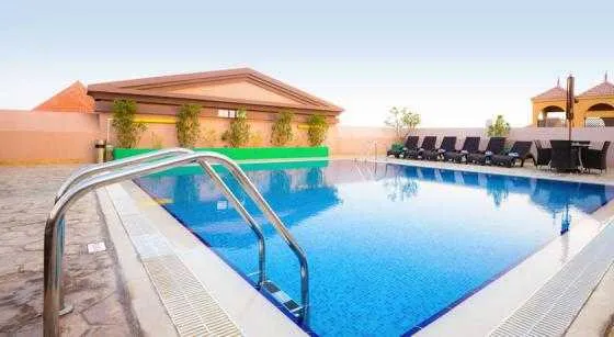 استخر هتل  چهار ستاره گولدن تولیپ البرشا دبی 50191