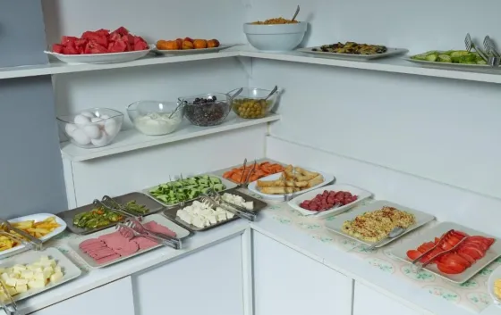 فضای رستورانی و صبحانه یونیک سوئیت هتل 190419