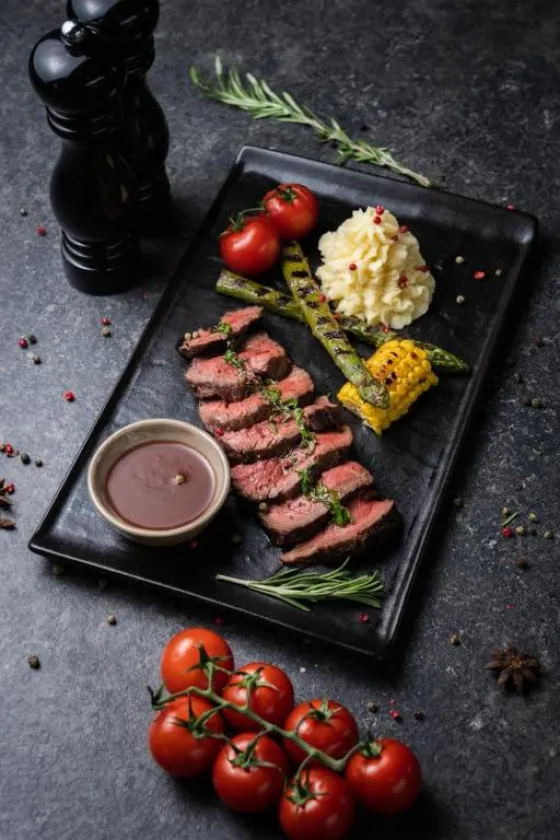 فضای رستورانی و صبحانه هتل مژیر 53 ایروان 153346