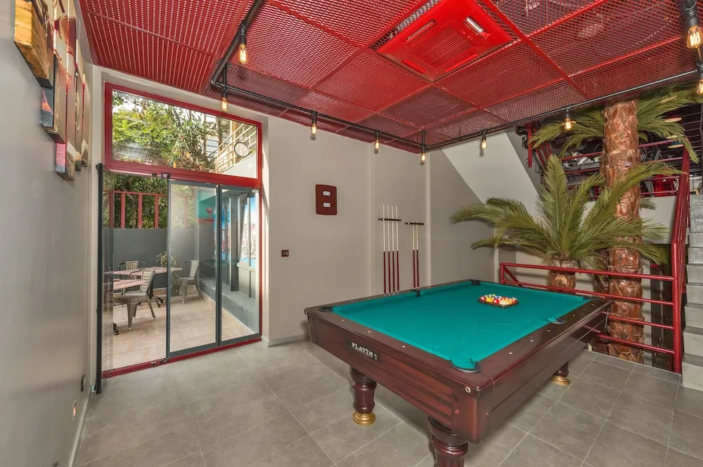 فضای سرگرمی هتل تکسیم نیس استانبول 160714