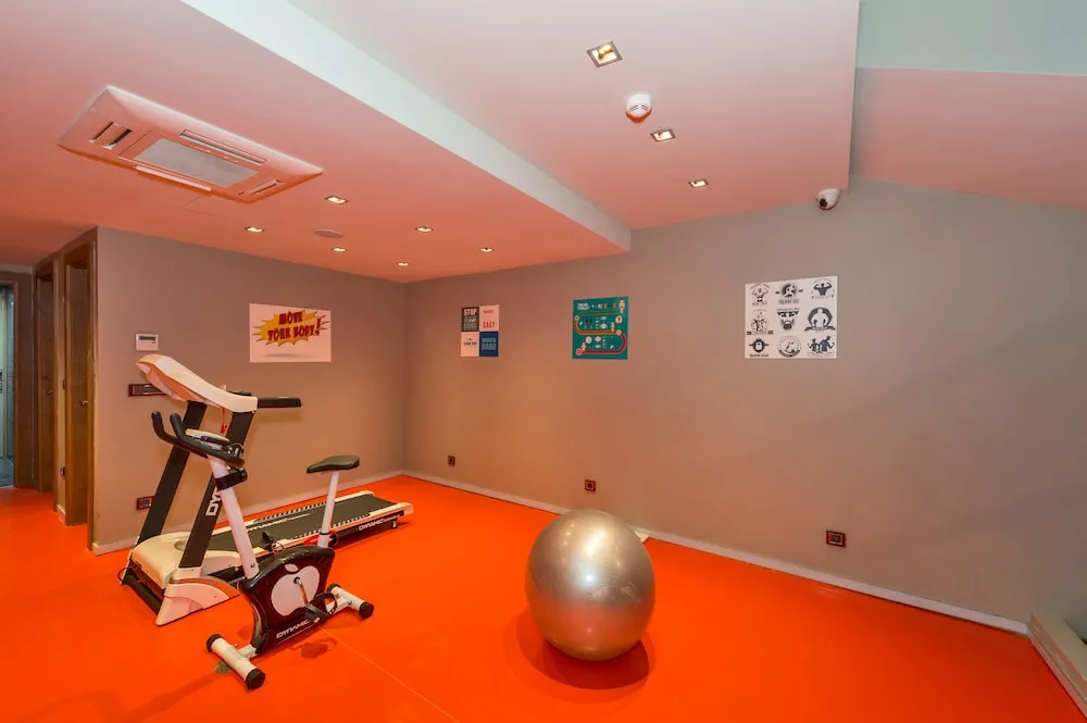 باشگاه ورزشی هتل تکسیم نیس استانبول 160719