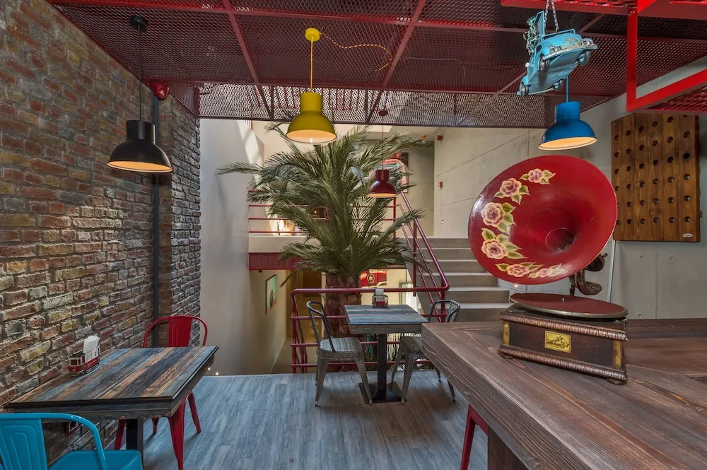 فضای رستورانی و صبحانه هتل تکسیم نیس استانبول 160726