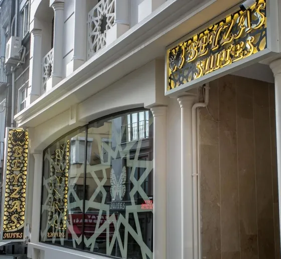 نمای بیرونی هتل بیزاس سوئیت استانبول 82515