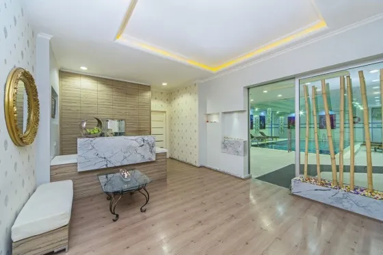 استخر هتل چهارستاره آرتز تکسیم(گرند اوزتانیک) 1424