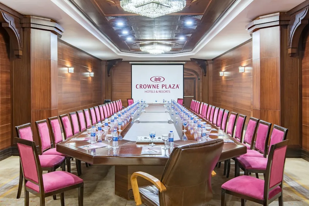 اتاق جلسات هتل کراون پلازا آنتالیا 182300