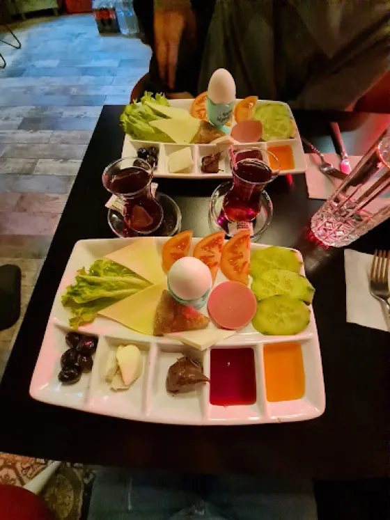 فضای رستورانی و صبحانه هتل آیسا تکسیم 191380